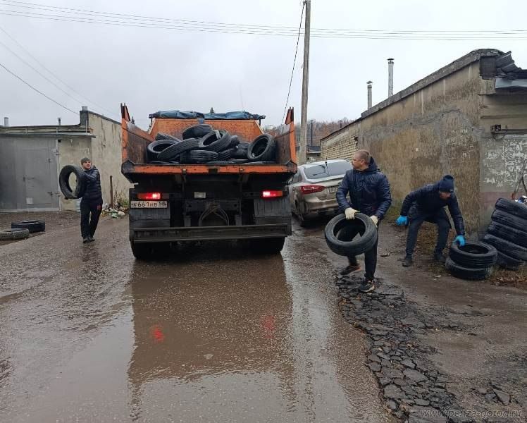 В Октябрьском районе проходит акция по сбору старых шин