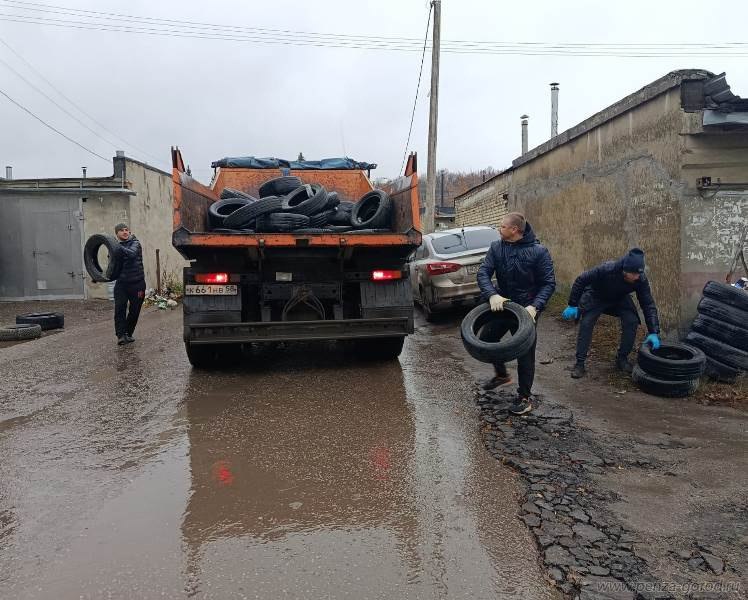 В Октябрьском районе проходит акция по сбору старых шин