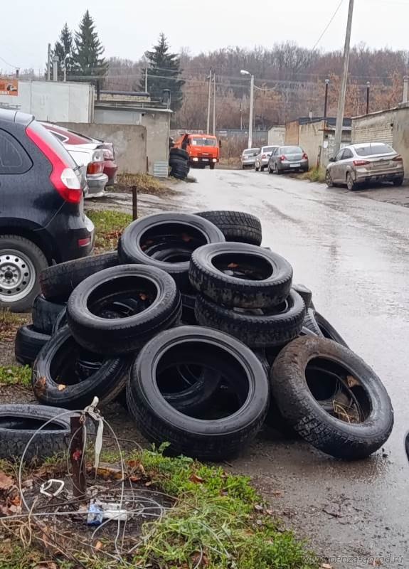 В Октябрьском районе проходит акция по сбору старых шин В Октябрьском районе проходит акция по сбору старых шин