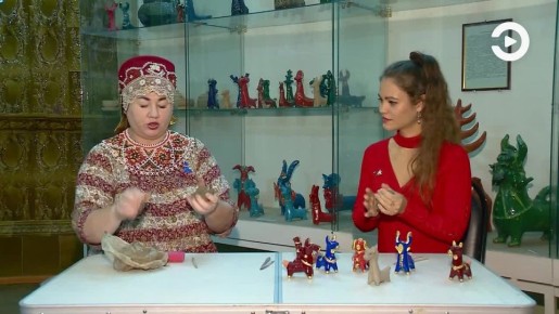 В специальном репортаже поговорим о то , почему сегодня, в век гаджетов, люди продолжают лепить игрушки из глины