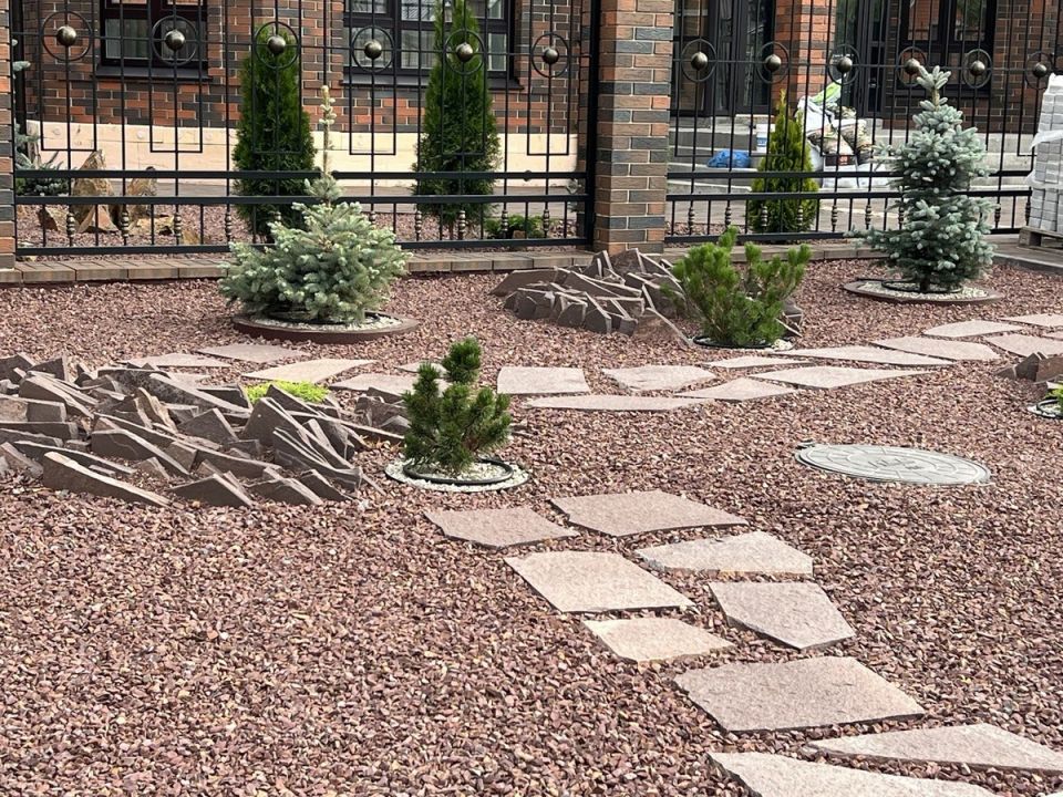 Не все зелёные насаждения безопасны: какие растения избегать в дворах