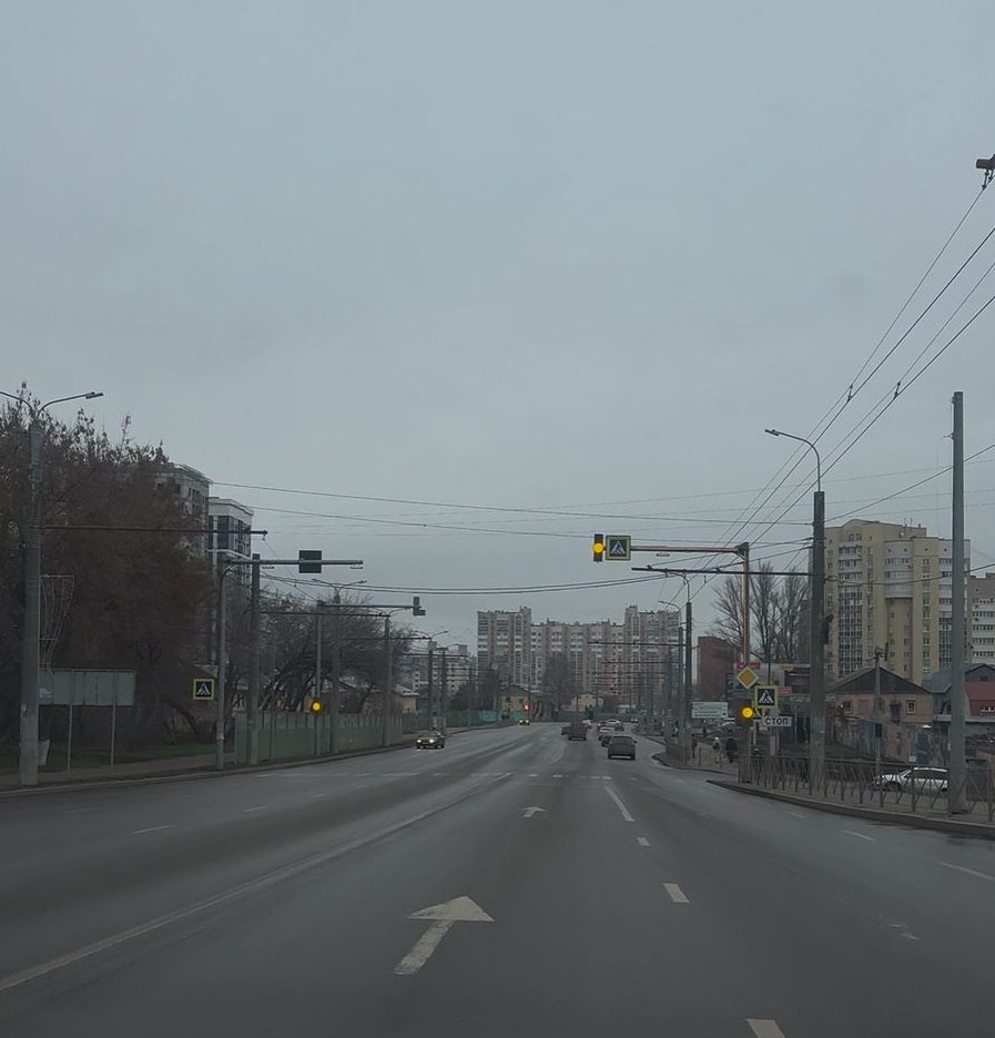 На улице Терновского начал работать новый светофор