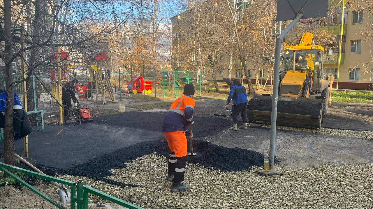 При содействии Вадима Супикова восстановлена дворовая спортивная площадка При содействии Вадима Супикова восстановлена дворовая спортивная площадка