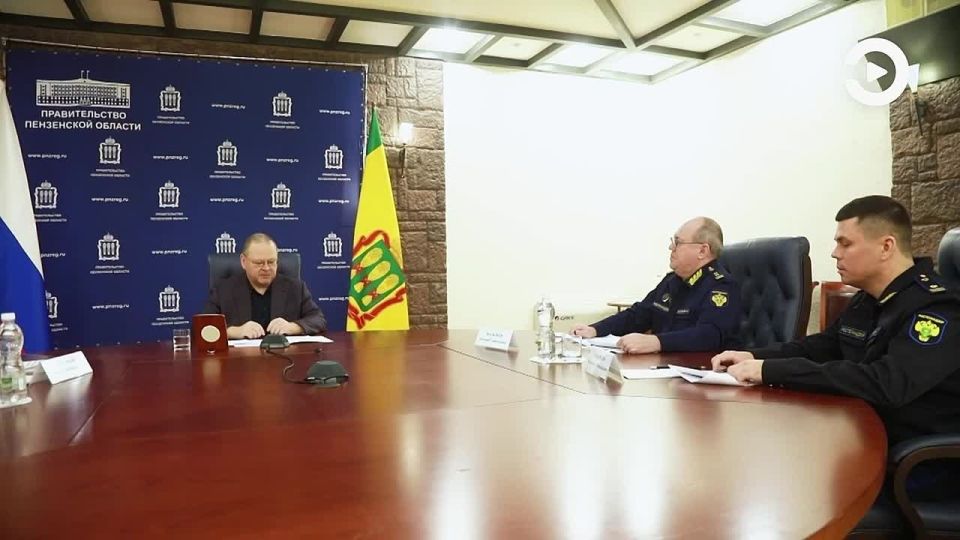 Губернатор Олег Мельниченко провел встречу с руководителем Средне-Поволжского управления Ростехнадзора Евгением Васильевым