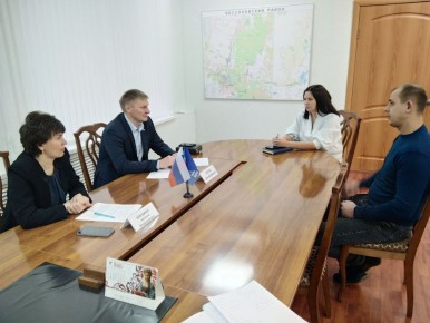 Дмитрий Петров рассмотрел обращения жителей Бессоновского района