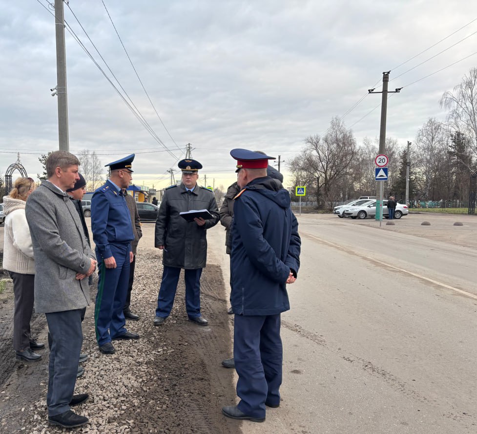 26 ноября 2025 года прокурор Пензенской области Дмитрий Горшков совместно с руководителем СУ СК России по Пензенской области Владимиром Игнатенковым провели выездной прием граждан в г. Кузнецке 26 ноября 2025 года прокурор Пензенской области Дмитрий Горшков совместно с руководителем СУ СК России по Пензенской области Владимиром Игнатенковым провели выездной прием граждан в г. Кузнецке
