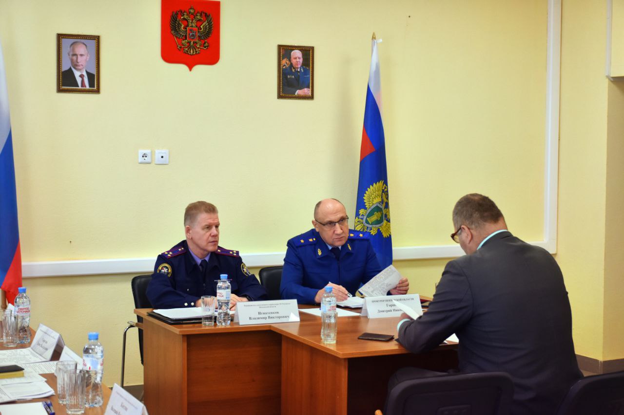 Руководитель следственного управления совместно с прокурором области провели личный прием граждан в городе Кузнецке Руководитель следственного управления совместно с прокурором области провели личный прием граждан в городе Кузнецке