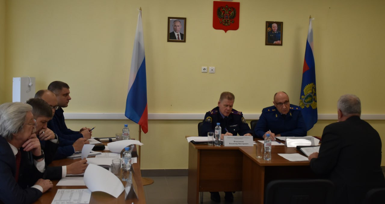 26 ноября 2025 года прокурор Пензенской области Дмитрий Горшков совместно с руководителем СУ СК России по Пензенской области Владимиром Игнатенковым провели выездной прием граждан в г. Кузнецке 26 ноября 2025 года прокурор Пензенской области Дмитрий Горшков совместно с руководителем СУ СК России по Пензенской области Владимиром Игнатенковым провели выездной прием граждан в г. Кузнецке