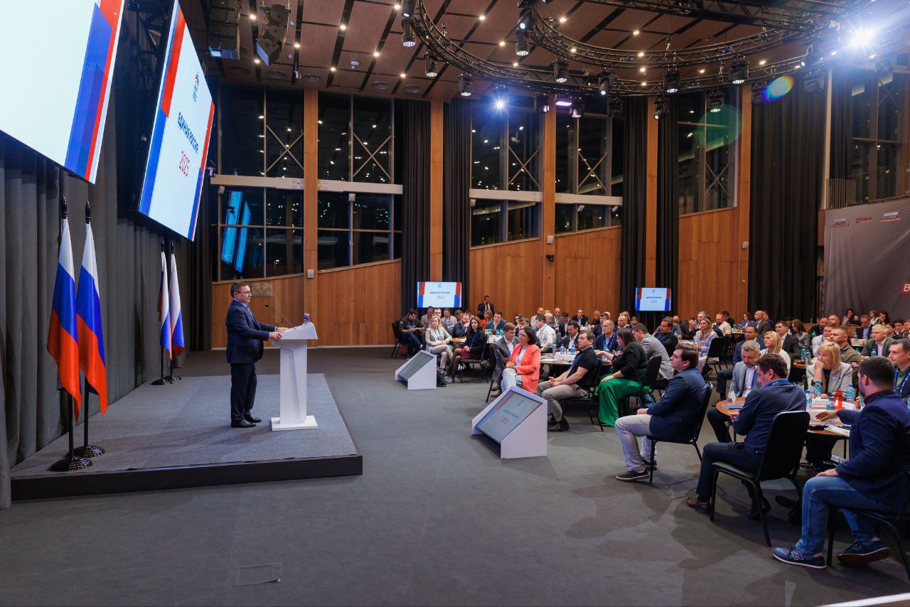 Антон Демидов вошел в число финалистов конкурса «Лидеры России. Политика» Антон Демидов вошел в число финалистов конкурса «Лидеры России. Политика»