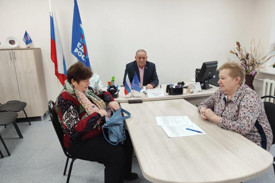 Рустям Агишев провел личный прием граждан в Каменке