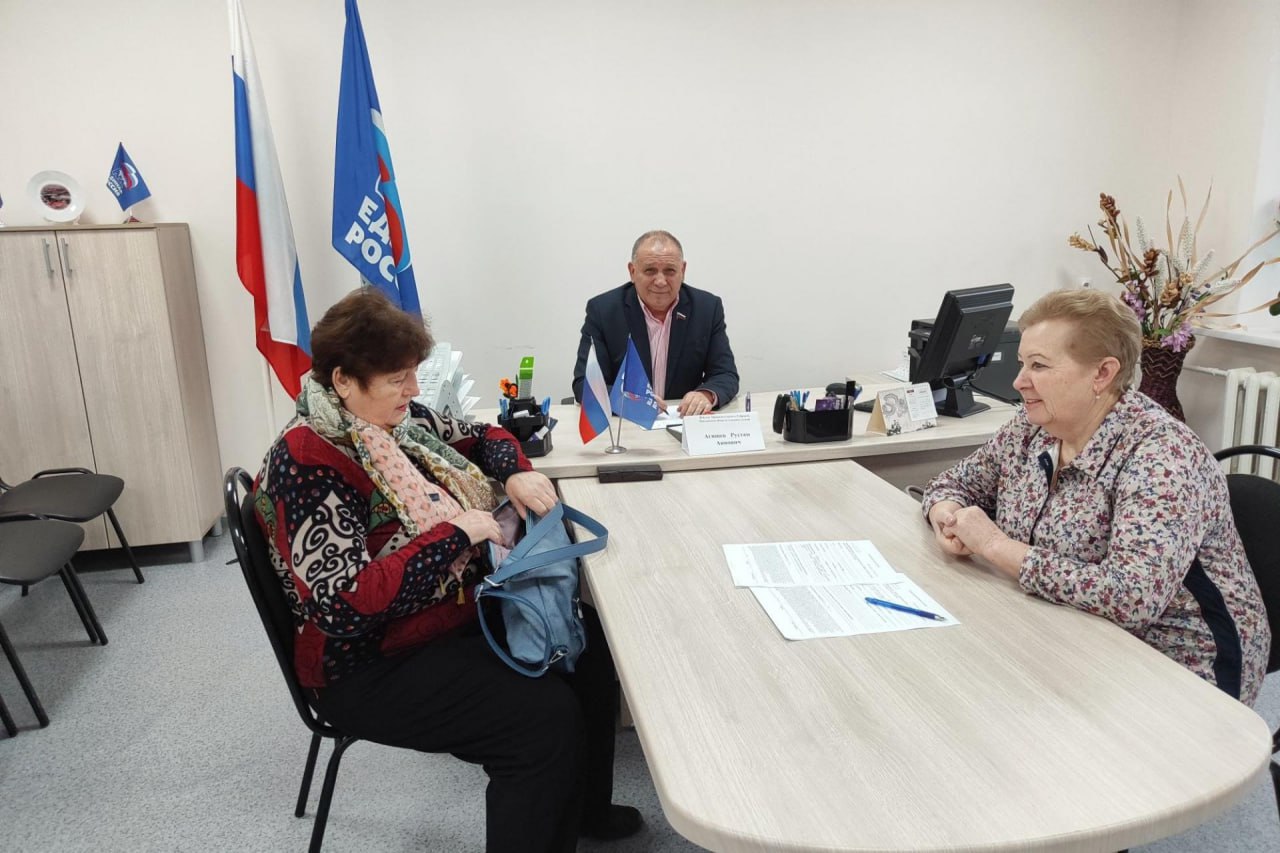 Рустям Агишев провел личный прием граждан в Каменке