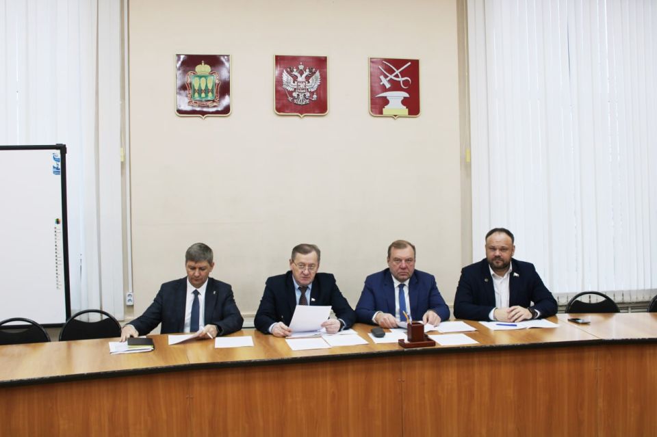 Александр Васильев совершил рабочую поездку в Кузнецкий район