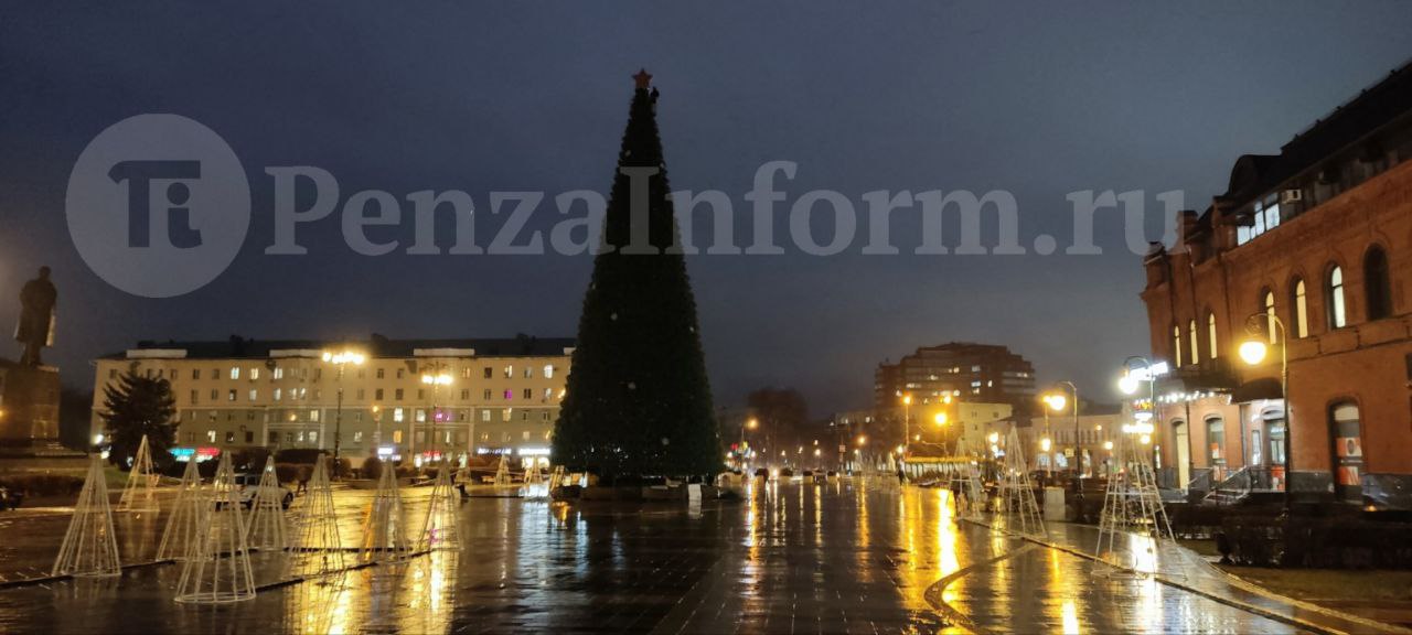 Елку собрали.. Подписывайтесь на «ПензаИнформ» в МАХ! @penzainform