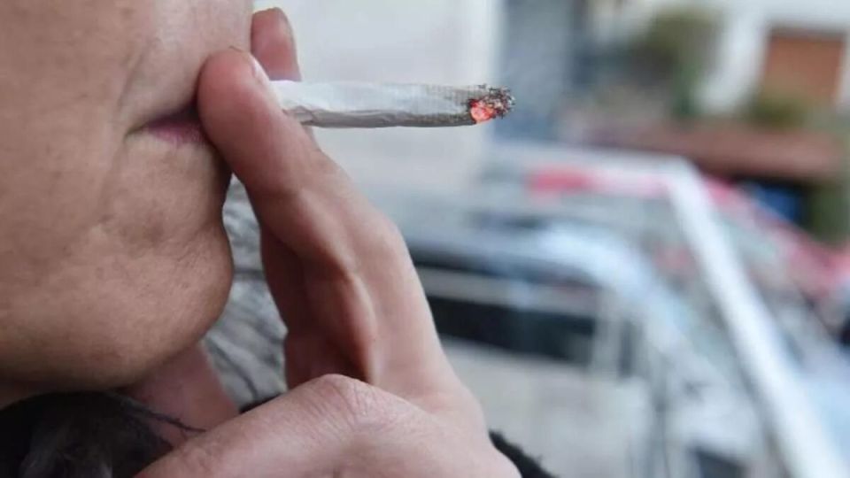 Когда сосед курит на балконе: как защитить свое право на чистый воздух