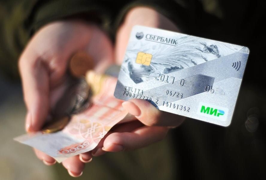 Как избежать блокировки банковской карты при частых переводах