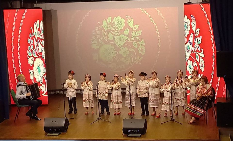 День Матери. День Матери в России отмечается ежегодно в последнее воскресенье ноября День Матери. День Матери в России отмечается ежегодно в последнее воскресенье ноября