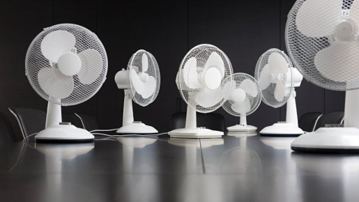 Вот как сделать из вентилятора «кондиционер»: пекла в квартире больше не будет