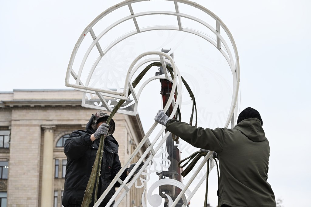 Олег Денисов: Главная ёлка города готова Олег Денисов: Главная ёлка города готова