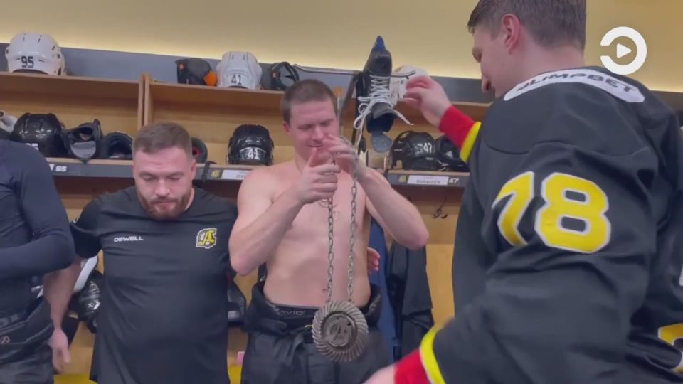 Пензенский «Дизель» в День хоккея в серии буллитов обыграл курганское «Зауралье»