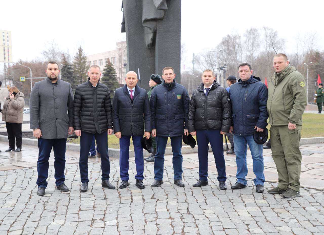 Павел Куликов почтил память героев, защищавших Родину Павел Куликов почтил память героев, защищавших Родину