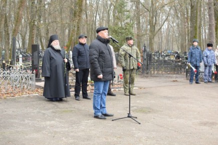 Алексей Марьин возложил цветы к монументу воинам, погибшим в годы Великой Отечественной войны