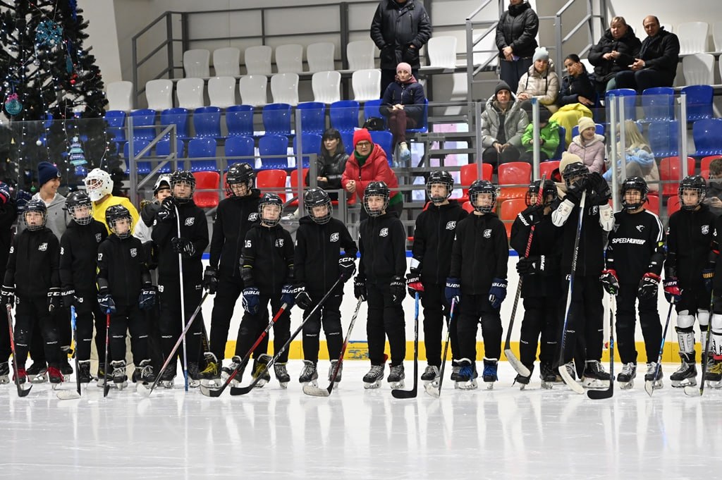 Олег Денисов: Сегодня в ледовом дворце «Хрустальный» дали старт зимнему спортивно-оздоровительному сезону Олег Денисов: Сегодня в ледовом дворце «Хрустальный» дали старт зимнему спортивно-оздоровительному сезону