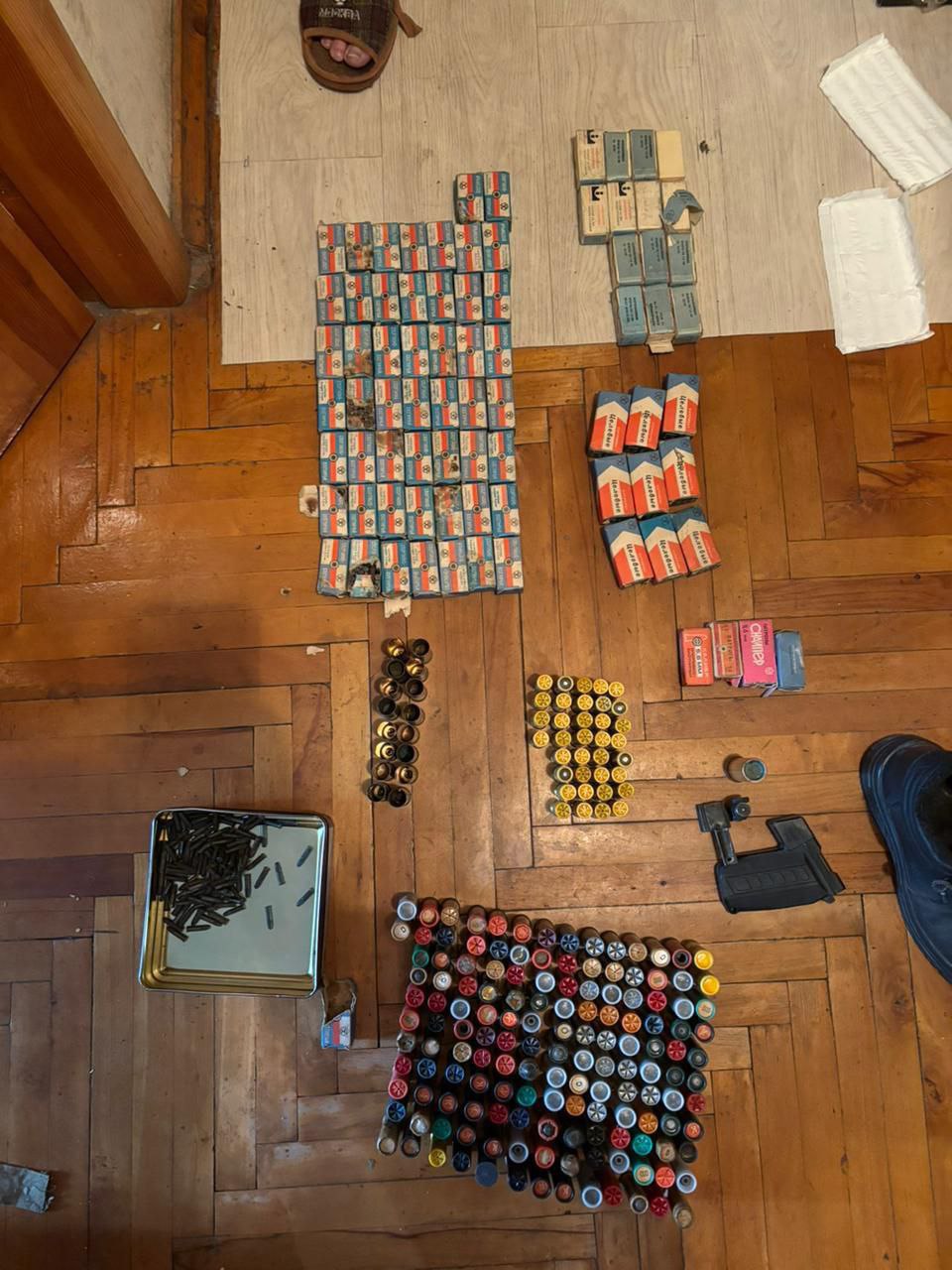 Полицейские задержали пензенца, который скрывал нелегальный арсенал в своём диване