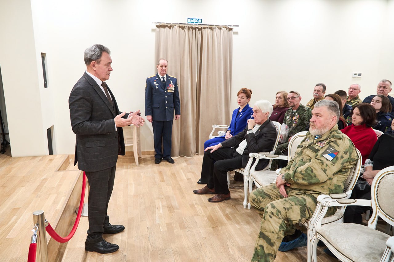 Валерий Лидин поблагодарил волонтеров за стремление помогать людям Валерий Лидин поблагодарил волонтеров за стремление помогать людям