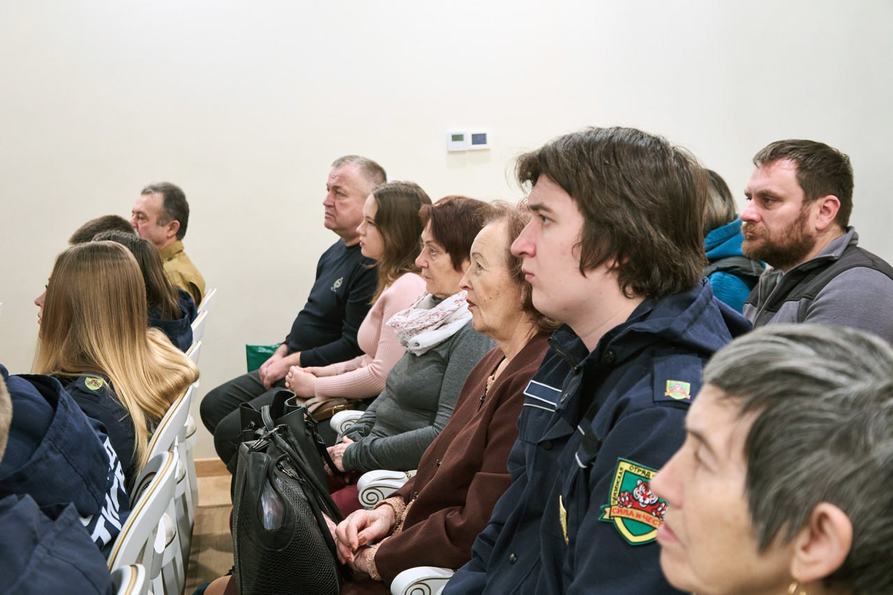 Валерий Лидин поблагодарил волонтеров за стремление помогать людям Валерий Лидин поблагодарил волонтеров за стремление помогать людям