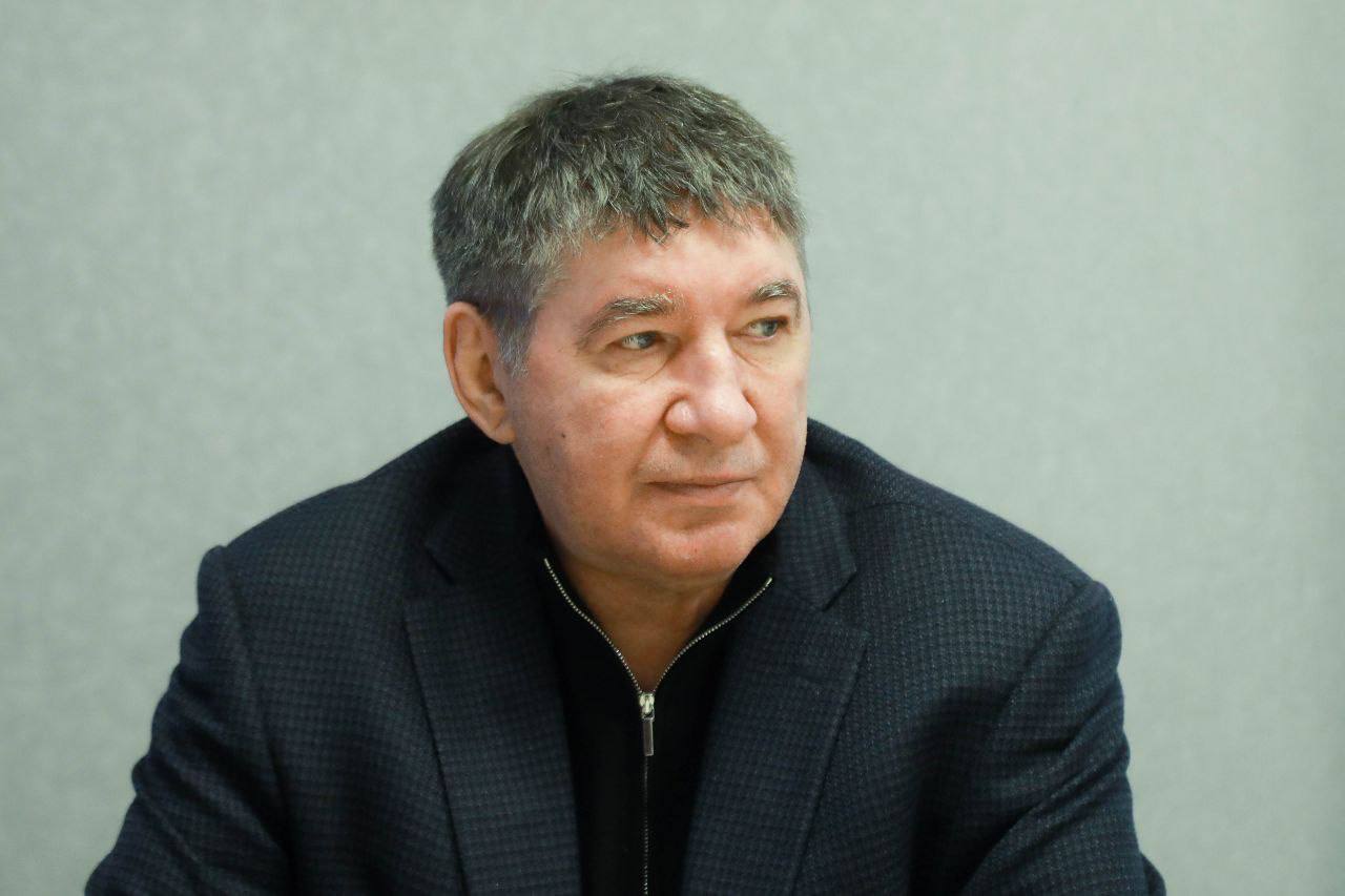 Олег Мельниченко: С огромным удовольствием пообщался с участниками хоккейного матча, который пройдет сегодня в «Дизель-Арене» в поддержку нашего первого открытого детско-юношеского турнира памяти уроженца Пензенской области... Олег Мельниченко: С огромным удовольствием пообщался с участниками хоккейного матча, который пройдет сегодня в «Дизель-Арене» в поддержку нашего первого открытого детско-юношеского турнира памяти уроженца Пензенской области...