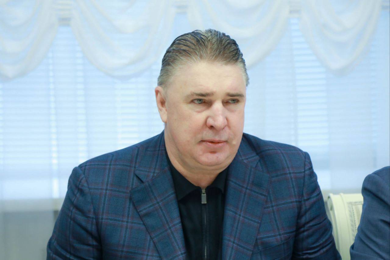 Олег Мельниченко: С огромным удовольствием пообщался с участниками хоккейного матча, который пройдет сегодня в «Дизель-Арене» в поддержку нашего первого открытого детско-юношеского турнира памяти уроженца Пензенской области... Олег Мельниченко: С огромным удовольствием пообщался с участниками хоккейного матча, который пройдет сегодня в «Дизель-Арене» в поддержку нашего первого открытого детско-юношеского турнира памяти уроженца Пензенской области...