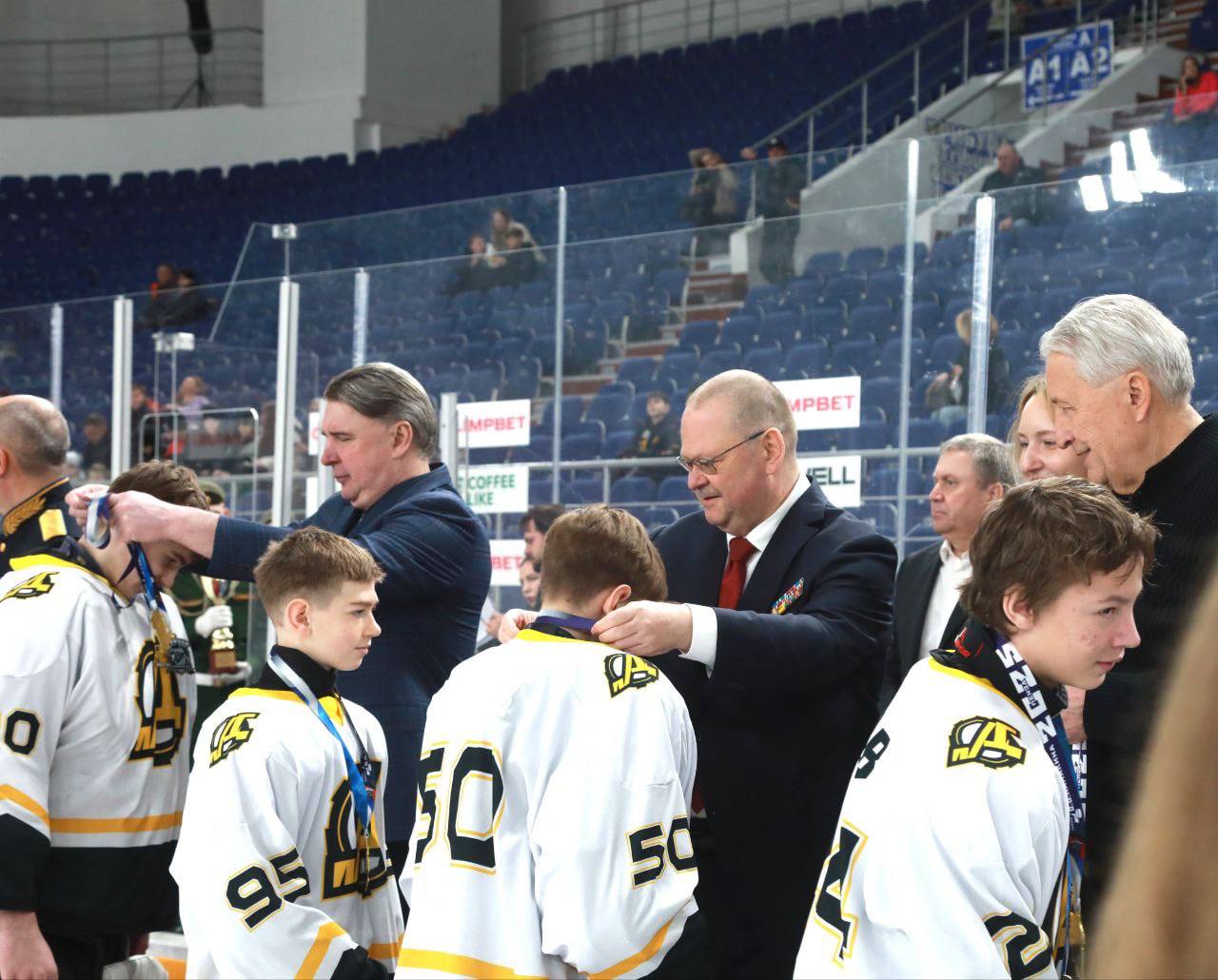 Олег Мельниченко: Пензенский «Дизель-2011» выиграл первый открытый турнир по хоккею памяти Героя России Валерия Канакина Олег Мельниченко: Пензенский «Дизель-2011» выиграл первый открытый турнир по хоккею памяти Героя России Валерия Канакина