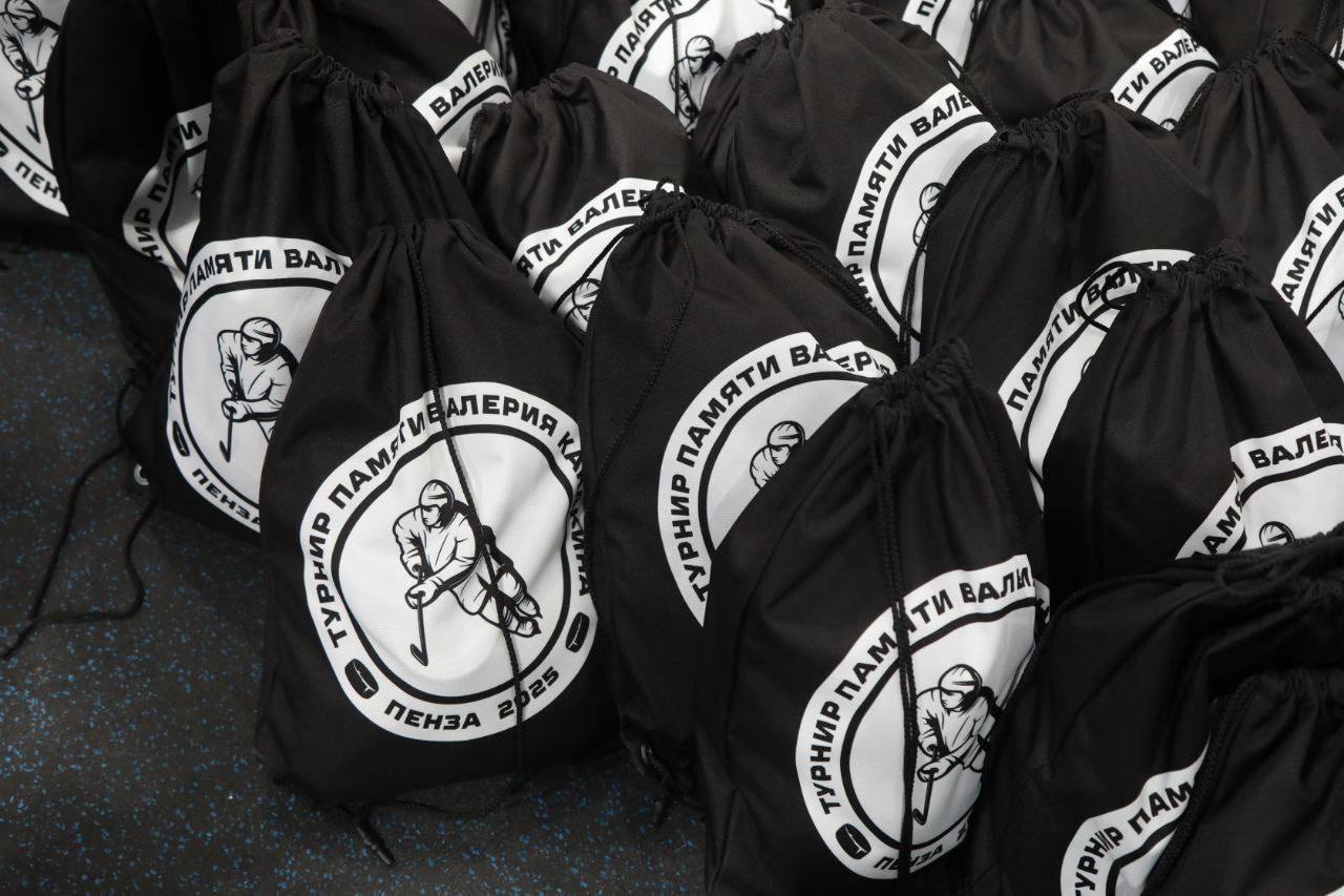 Олег Мельниченко: Пензенский «Дизель-2011» выиграл первый открытый турнир по хоккею памяти Героя России Валерия Канакина Олег Мельниченко: Пензенский «Дизель-2011» выиграл первый открытый турнир по хоккею памяти Героя России Валерия Канакина