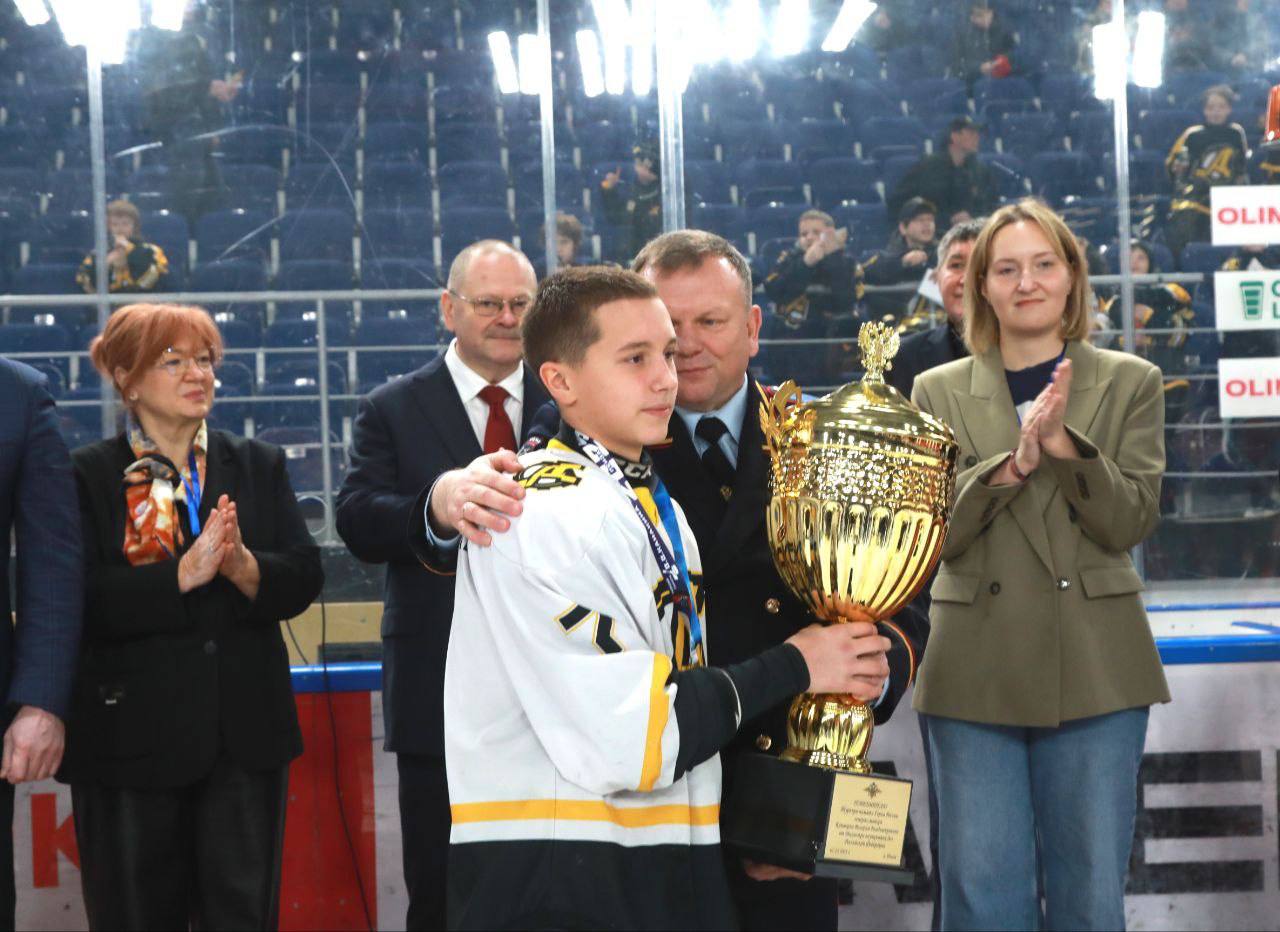 Олег Мельниченко: Пензенский «Дизель-2011» выиграл первый открытый турнир по хоккею памяти Героя России Валерия Канакина Олег Мельниченко: Пензенский «Дизель-2011» выиграл первый открытый турнир по хоккею памяти Героя России Валерия Канакина