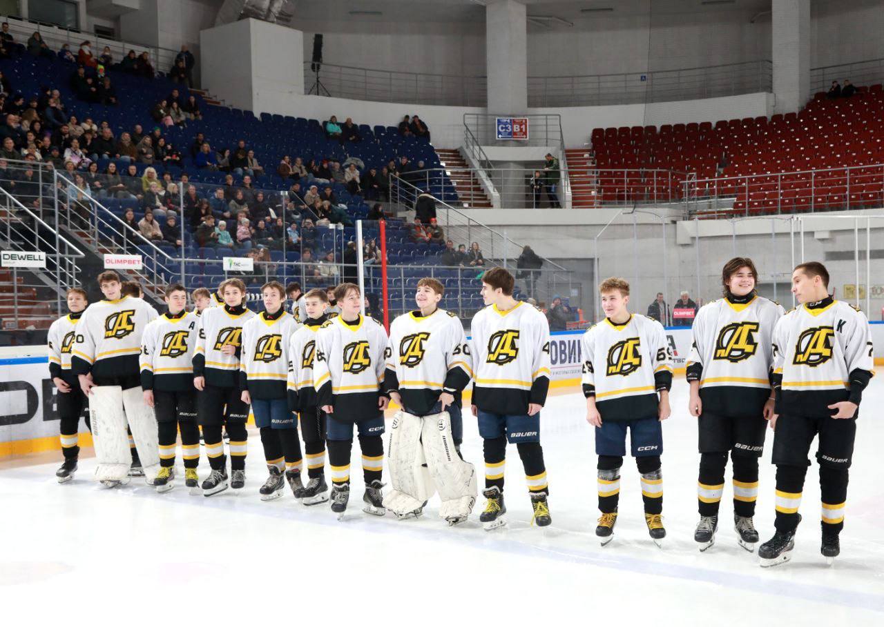 Олег Мельниченко: Пензенский «Дизель-2011» выиграл первый открытый турнир по хоккею памяти Героя России Валерия Канакина Олег Мельниченко: Пензенский «Дизель-2011» выиграл первый открытый турнир по хоккею памяти Героя России Валерия Канакина