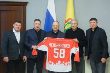 Олег Мельниченко: С огромным удовольствием пообщался с участниками хоккейного матча, который пройдет сегодня в «Дизель-Арене» в поддержку нашего первого открытого детско-юношеского турнира памяти уроженца Пензенской области...