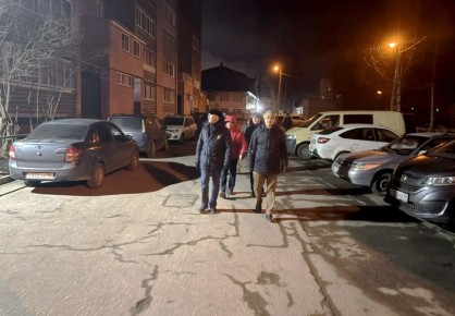 Олег Денисов: Утром в понедельник проверили благоустройство в микрорайоне Стрела