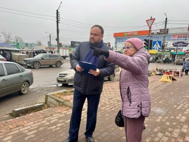 Александр Васильев принял в работу обращения жителей Кузнецка