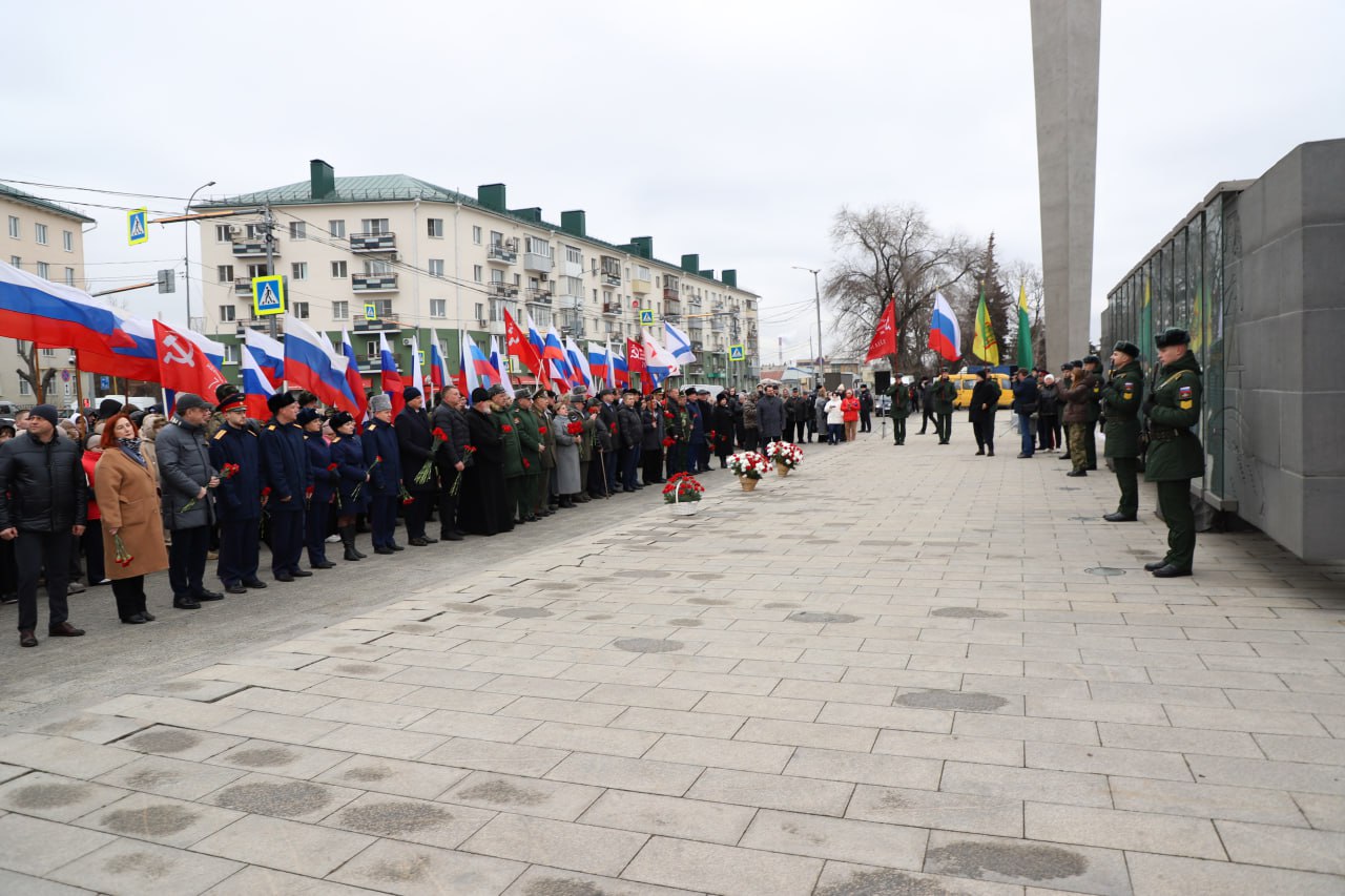 В Пензе почтили память Героев Отечества В Пензе почтили память Героев Отечества