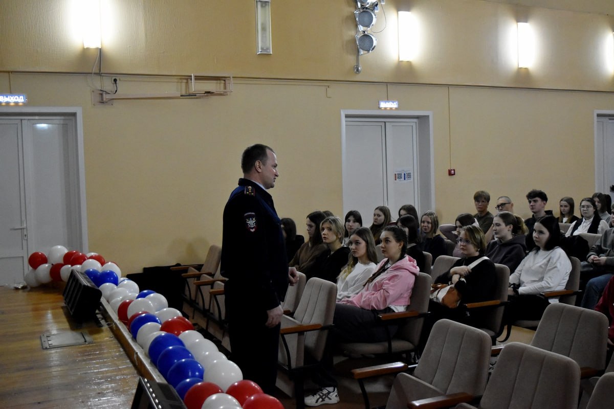 В Пензе транспортные полицейские напомнили первокурсникам о необходимости соблюдения законопослушного поведения