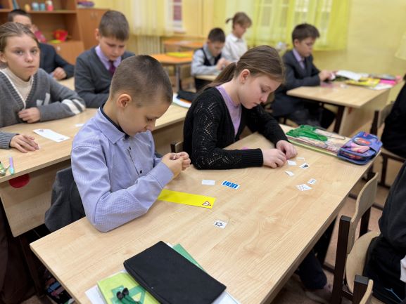 Сотрудники Госавтоинспекции Сердобского района научили детей делать закладки по Правилам дорожного движения Сотрудники Госавтоинспекции Сердобского района научили детей делать закладки по Правилам дорожного движения