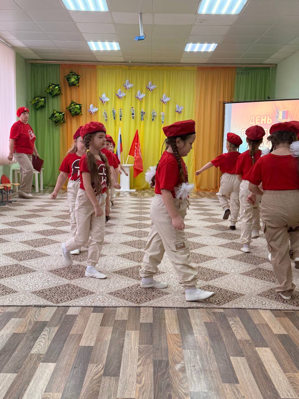 Сотрудники Госавтоинспекции Белинского района присоединились к акции ко Дню Героев Отечества Сотрудники Госавтоинспекции Белинского района присоединились к акции ко Дню Героев Отечества