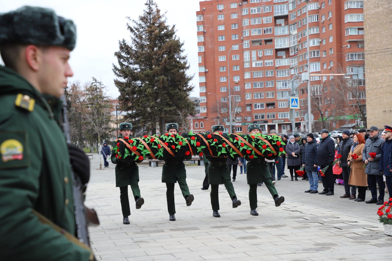 В Пензе почтили память Героев Отечества В Пензе почтили память Героев Отечества