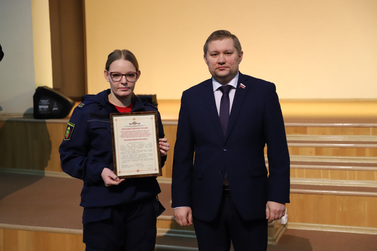 Павел Куликов вручил награды лучшим бойцам отряда «Тигр» Павел Куликов вручил награды лучшим бойцам отряда «Тигр»