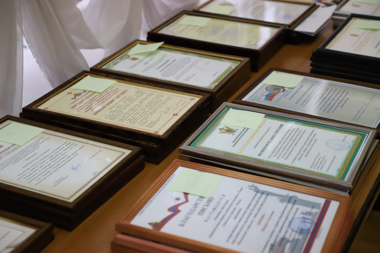 Павел Куликов вручил награды лучшим бойцам отряда «Тигр» Павел Куликов вручил награды лучшим бойцам отряда «Тигр»