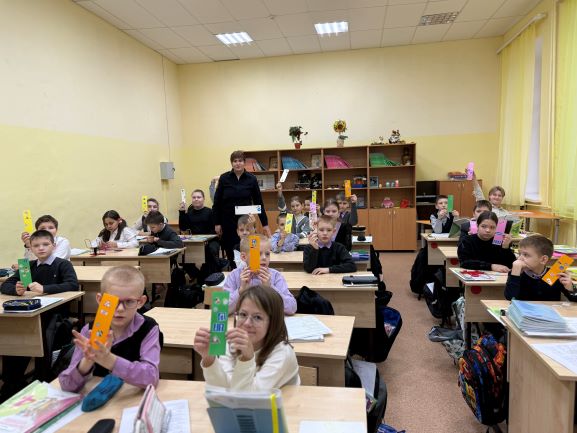 Сотрудники Госавтоинспекции Сердобского района научили детей делать закладки по Правилам дорожного движения Сотрудники Госавтоинспекции Сердобского района научили детей делать закладки по Правилам дорожного движения