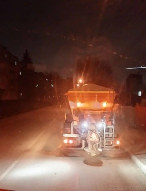 В связи с ухудшением погодной ситуации в ночь на 10 декабря МБУ «Пензавтодор» мобилизована работа спецтехники – на городские улицы, в скверы были направлены 54 единицы