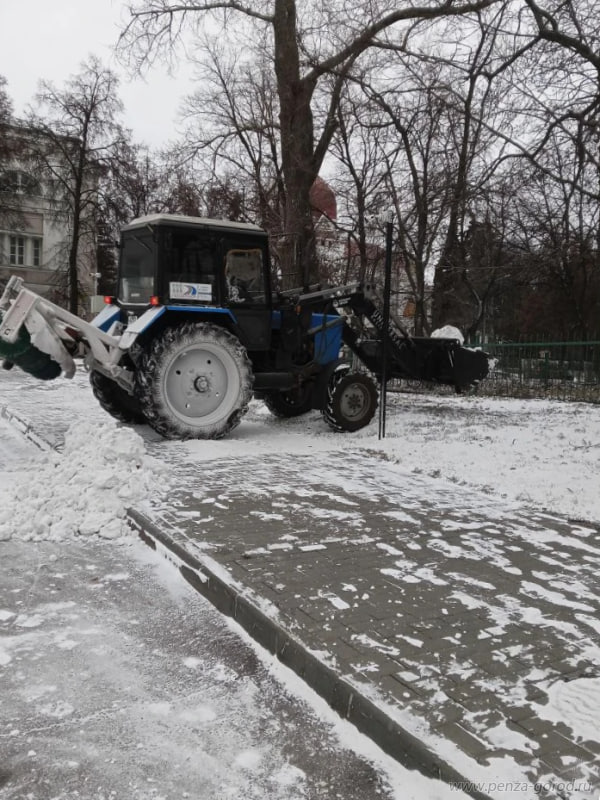 В связи с ухудшением погодной ситуации в ночь на 10 декабря МБУ «Пензавтодор» мобилизована работа спецтехники – на городские улицы, в скверы были направлены 54 единицы В связи с ухудшением погодной ситуации в ночь на 10 декабря МБУ «Пензавтодор» мобилизована работа спецтехники – на городские улицы, в скверы были направлены 54 единицы