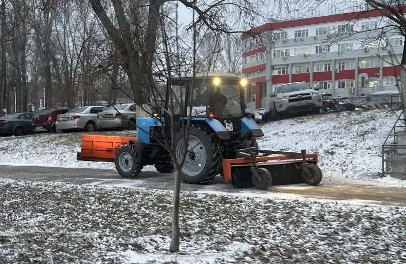 В связи с ухудшением погодной ситуации в ночь на 10 декабря МБУ «Пензавтодор» мобилизована работа спецтехники – на городские улицы, в скверы были направлены 54 единицы В связи с ухудшением погодной ситуации в ночь на 10 декабря МБУ «Пензавтодор» мобилизована работа спецтехники – на городские улицы, в скверы были направлены 54 единицы
