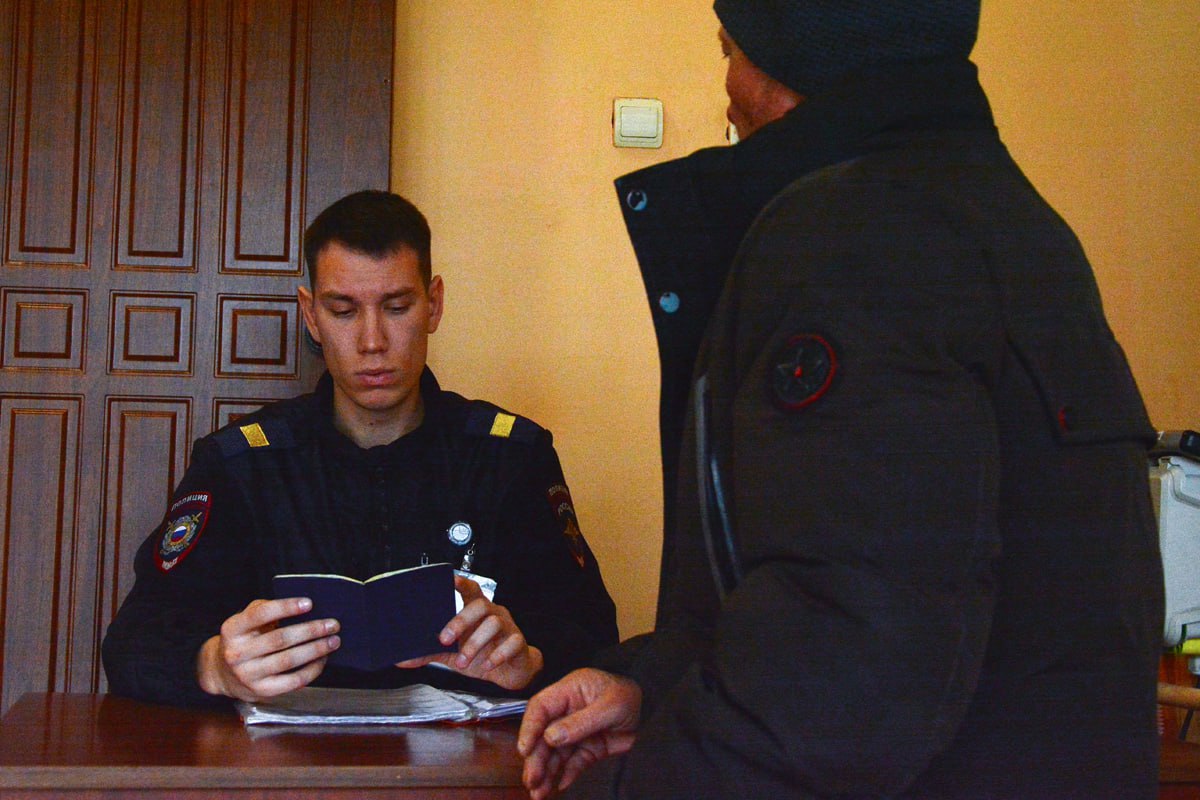 Жизнь на широкую ногу. В Пензе мужчина оплачивал свои покупки за чужой счёт